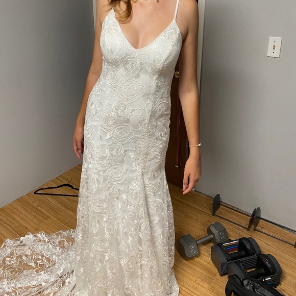 Wedding dress - Picture 6 of 7